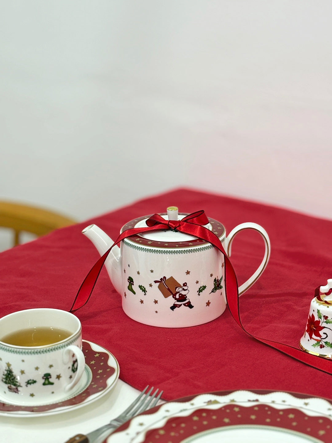 Prouna My Noel Teapot White Background Photo