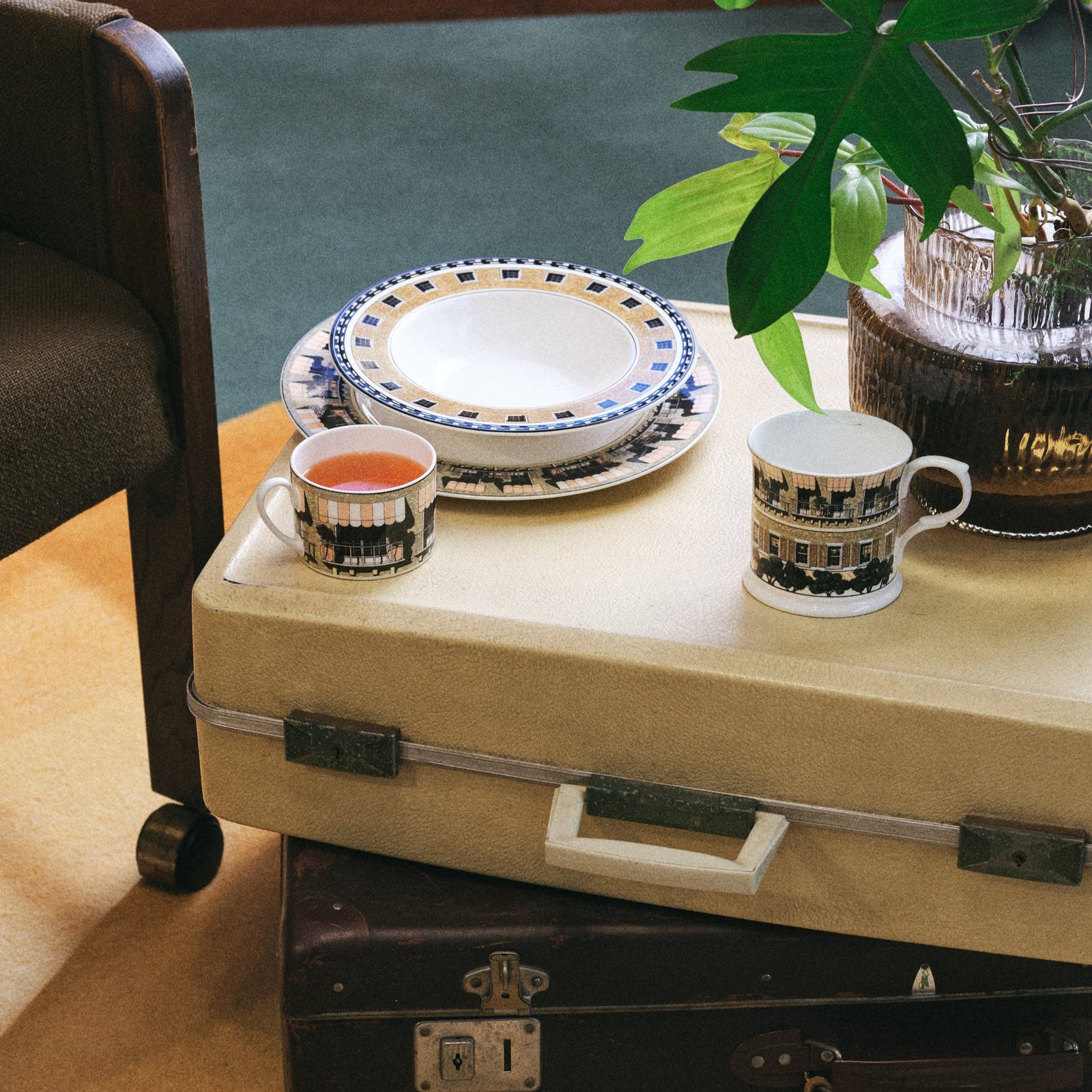 Hôtel Fantôme Pasta Bowl no background image