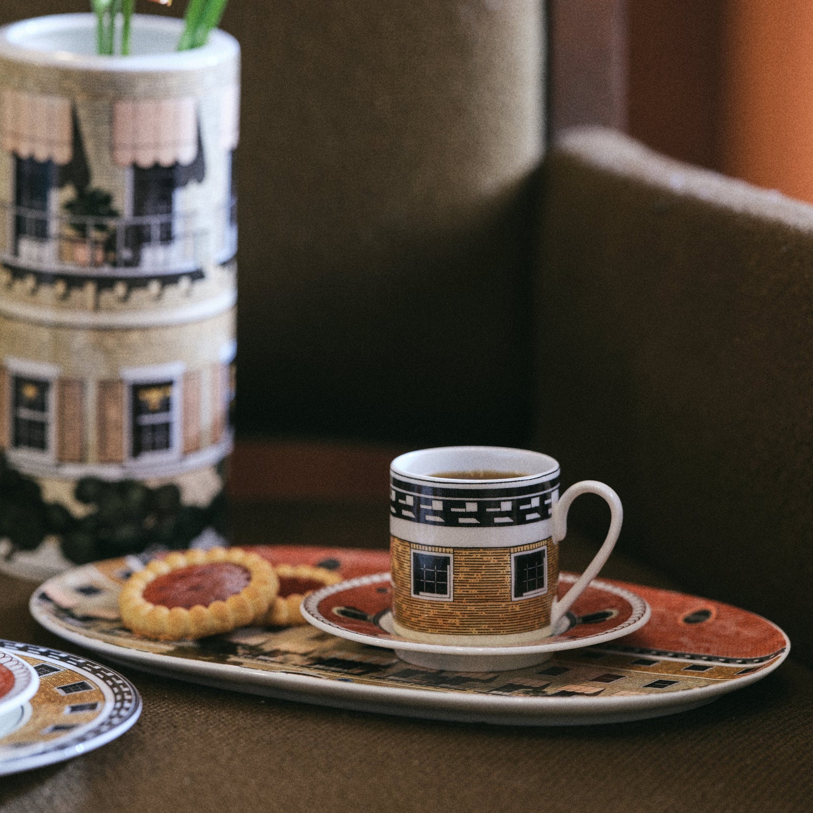 Hotel Fantome Oval Tray no background image