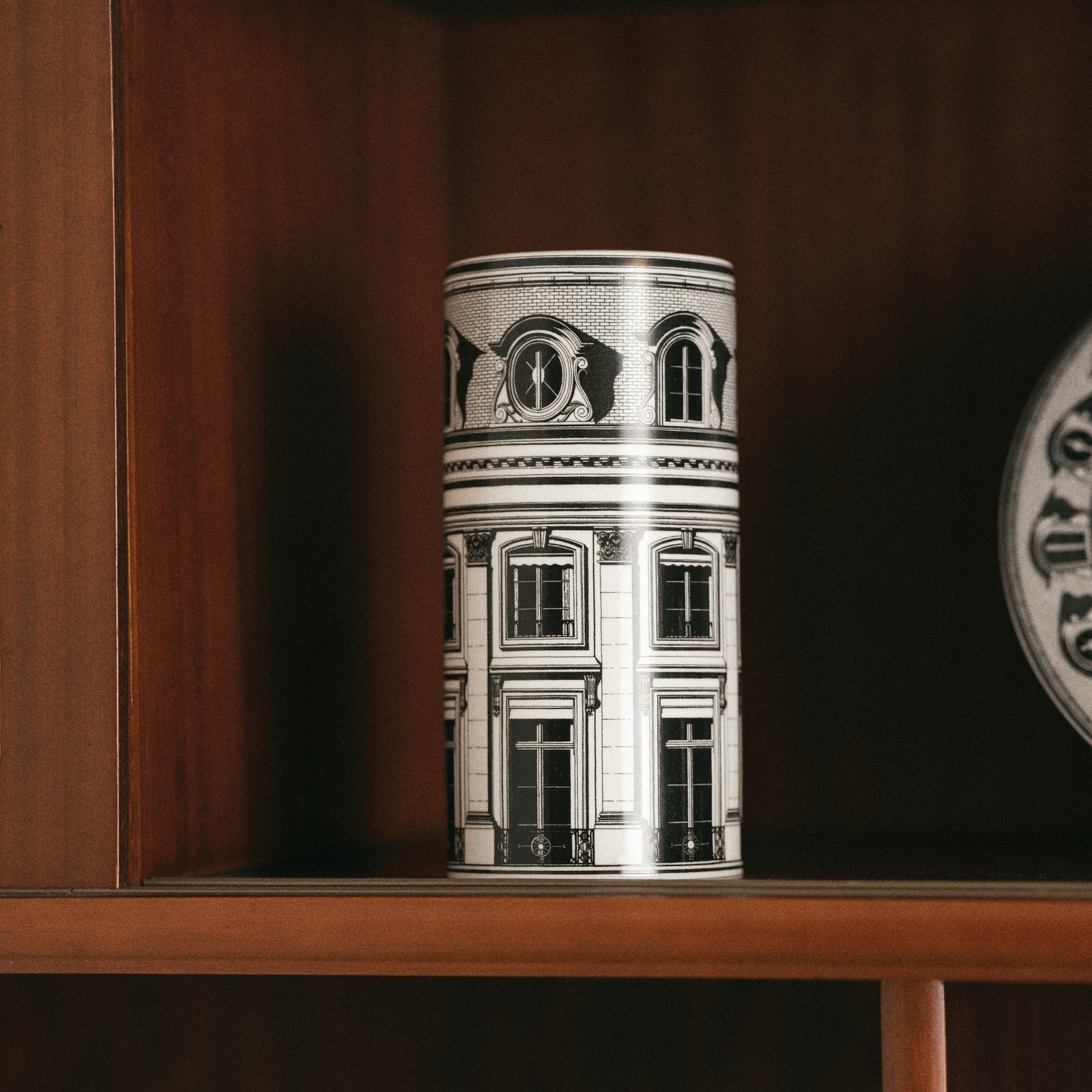 Place Vendôme Vase no background image