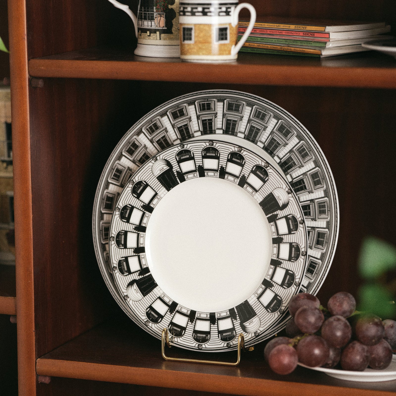 Place Vendôme Dinner Plate no background image