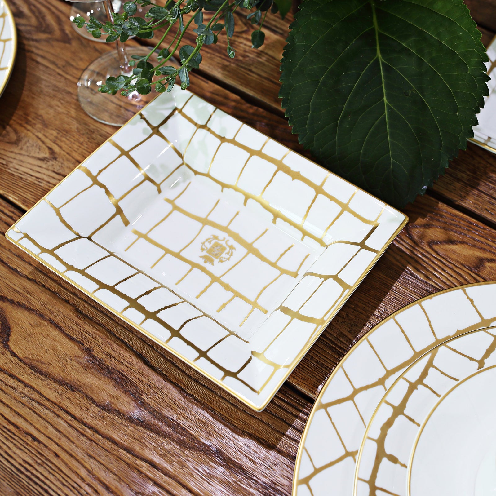 Prouna Alligator Gold Vide Poche / Jewelry Tray White Background Photo