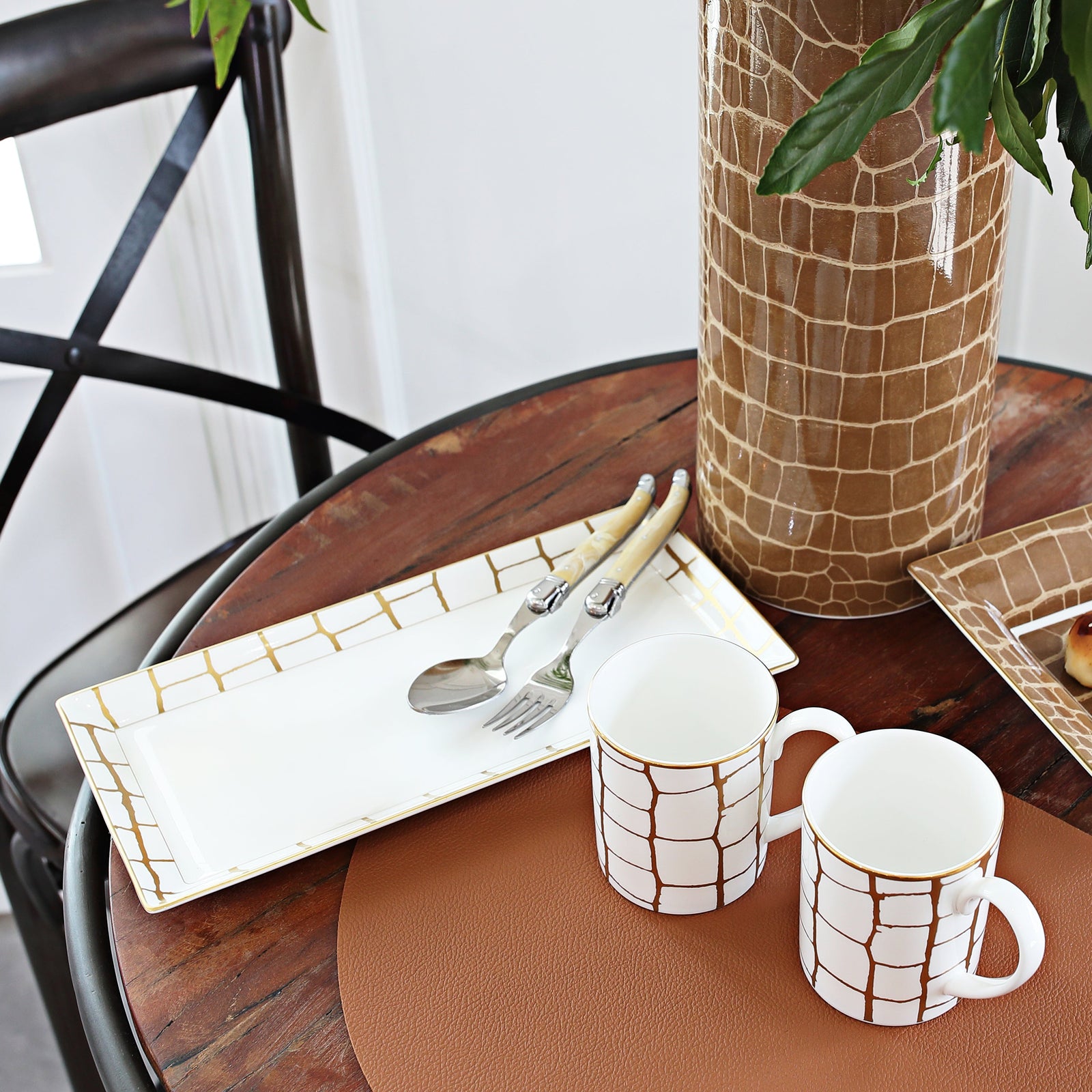 Prouna Alligator Gold Mug White Background Photo