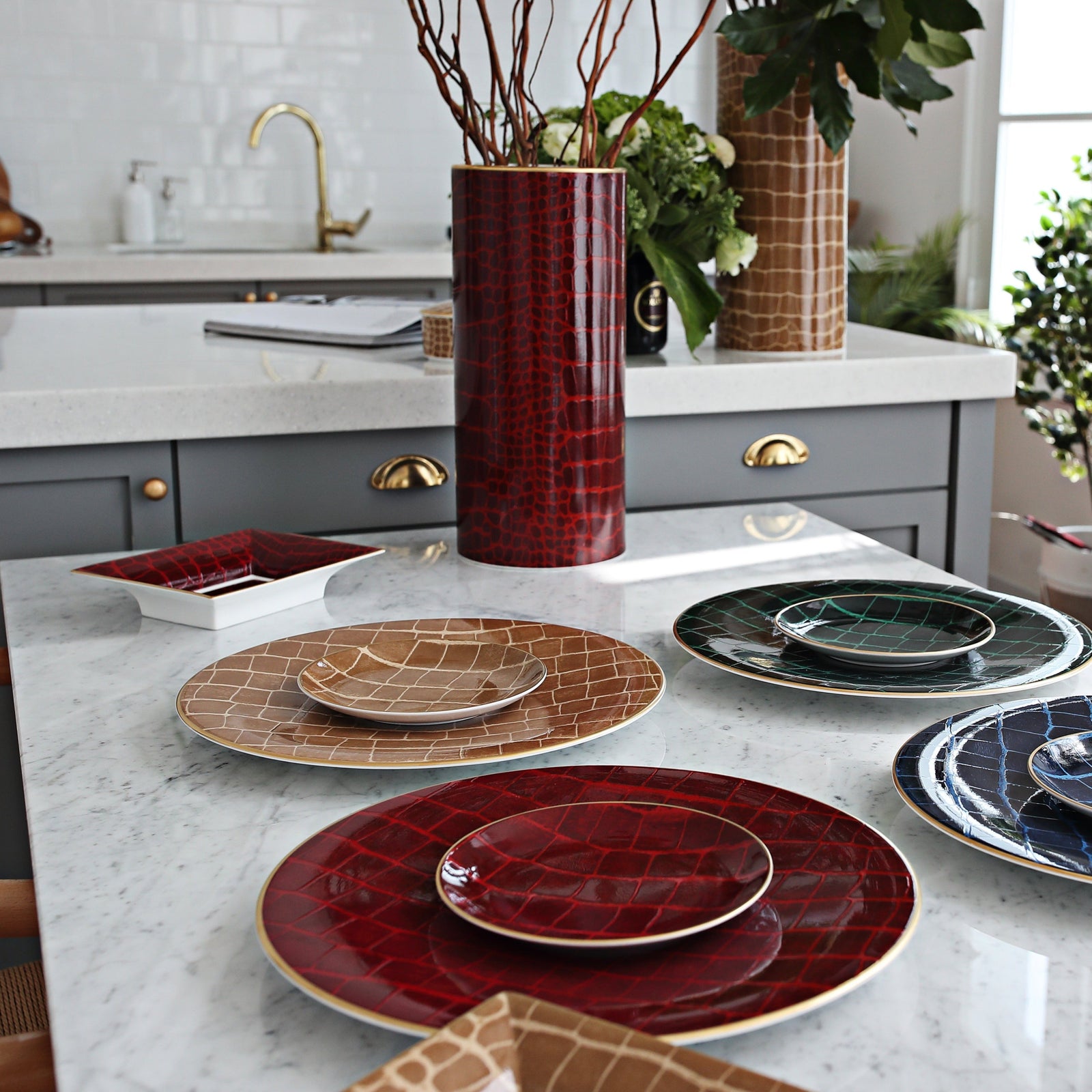 Prouna Alligator Safari Dinner Plate White Background Photo