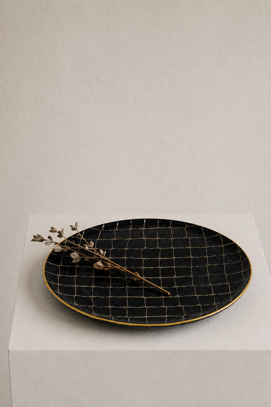 [PRE-ORDER] Charger Plate - Onyx