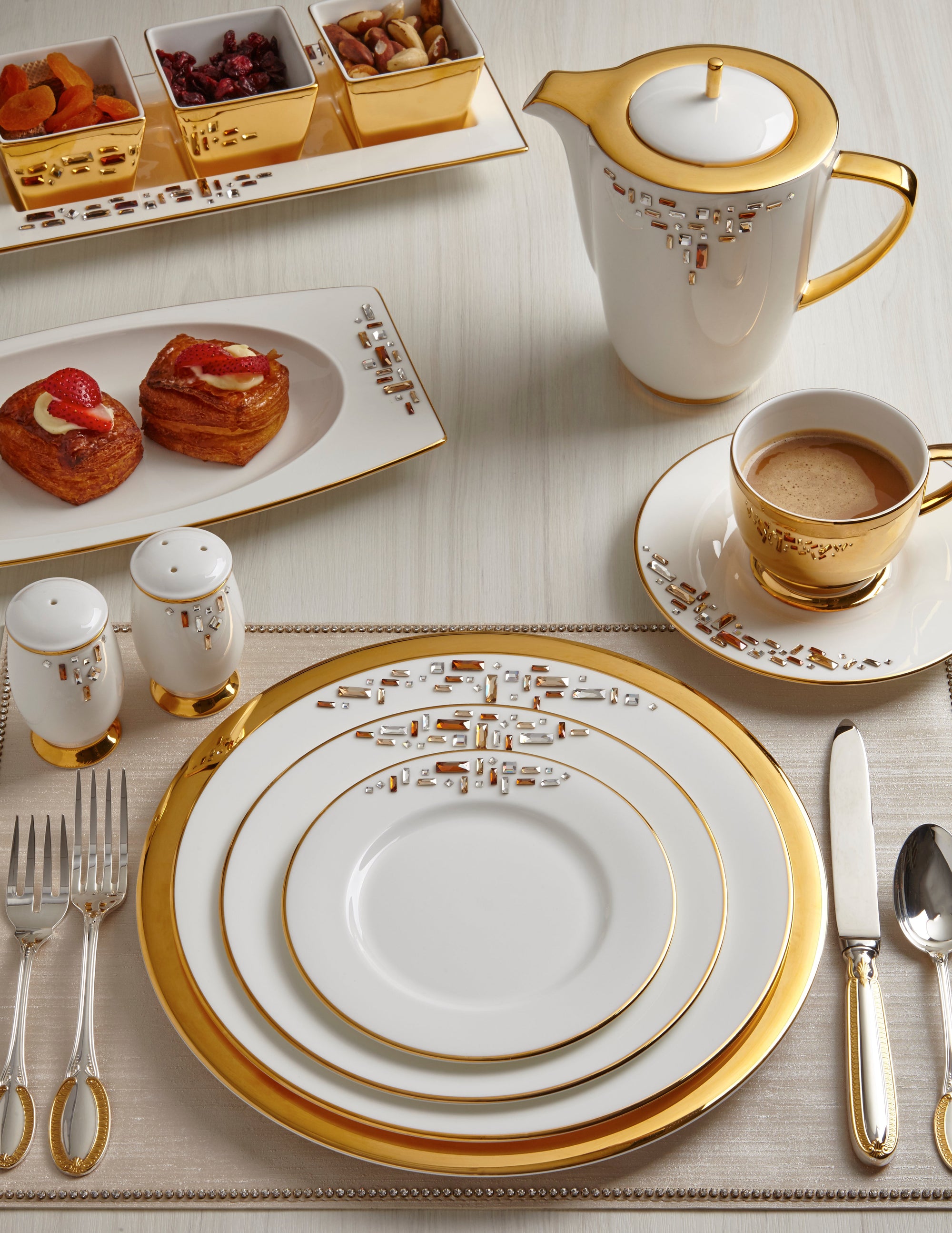 Prouna Diana Gold Teapot White Background Photo