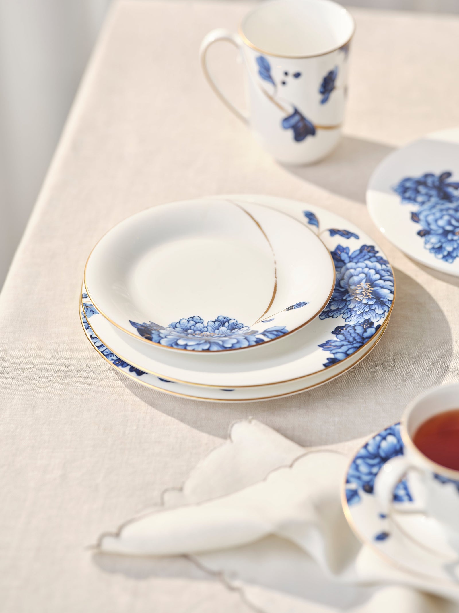 Prouna Emperor Flower Salad / Dessert Plate White Backgroud Photo