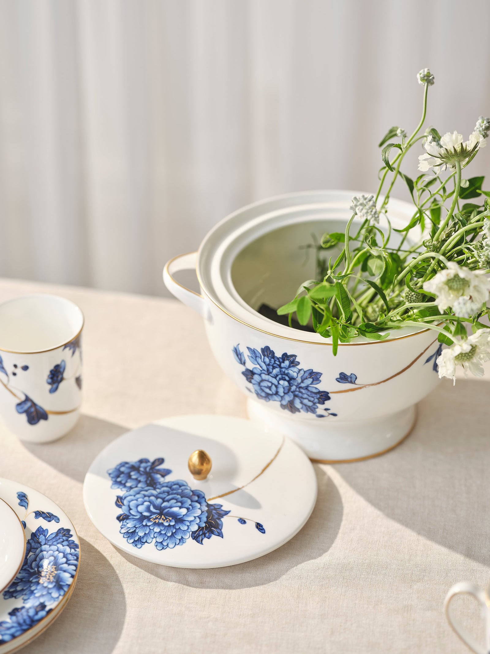 Prouna Emperor Flower Covered Vegetable Bowl / Soup Tureen White Background Photo