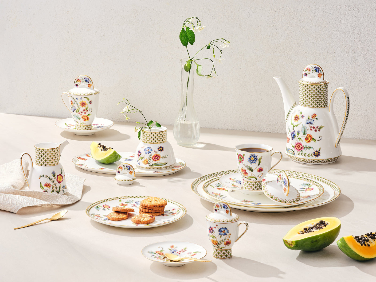 Prouna Gione Napkin Ring Set of 4 White Background Photo