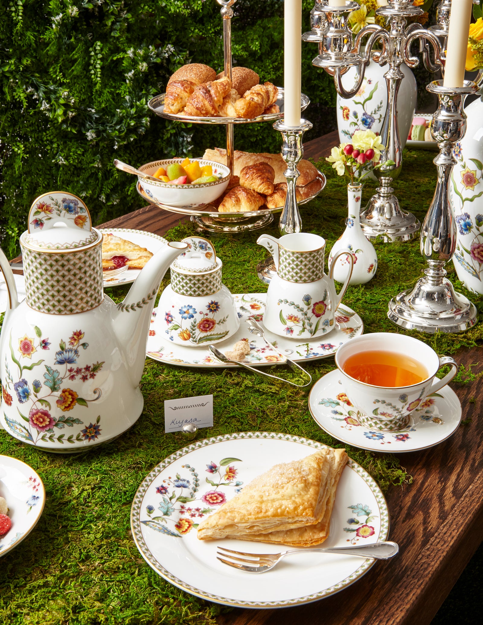 Prouna Gione Salad / Dessert Plate White Background Photo