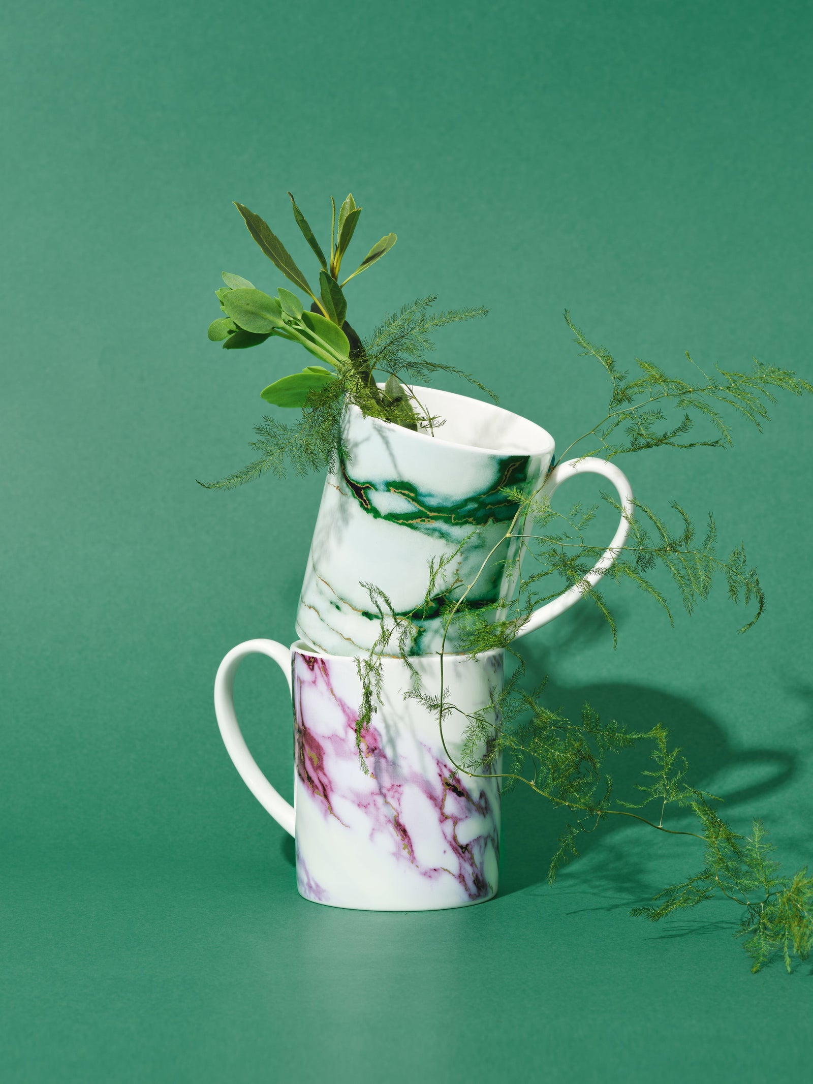 Prouna Marble Verde Cylinder Mug White Background Photo