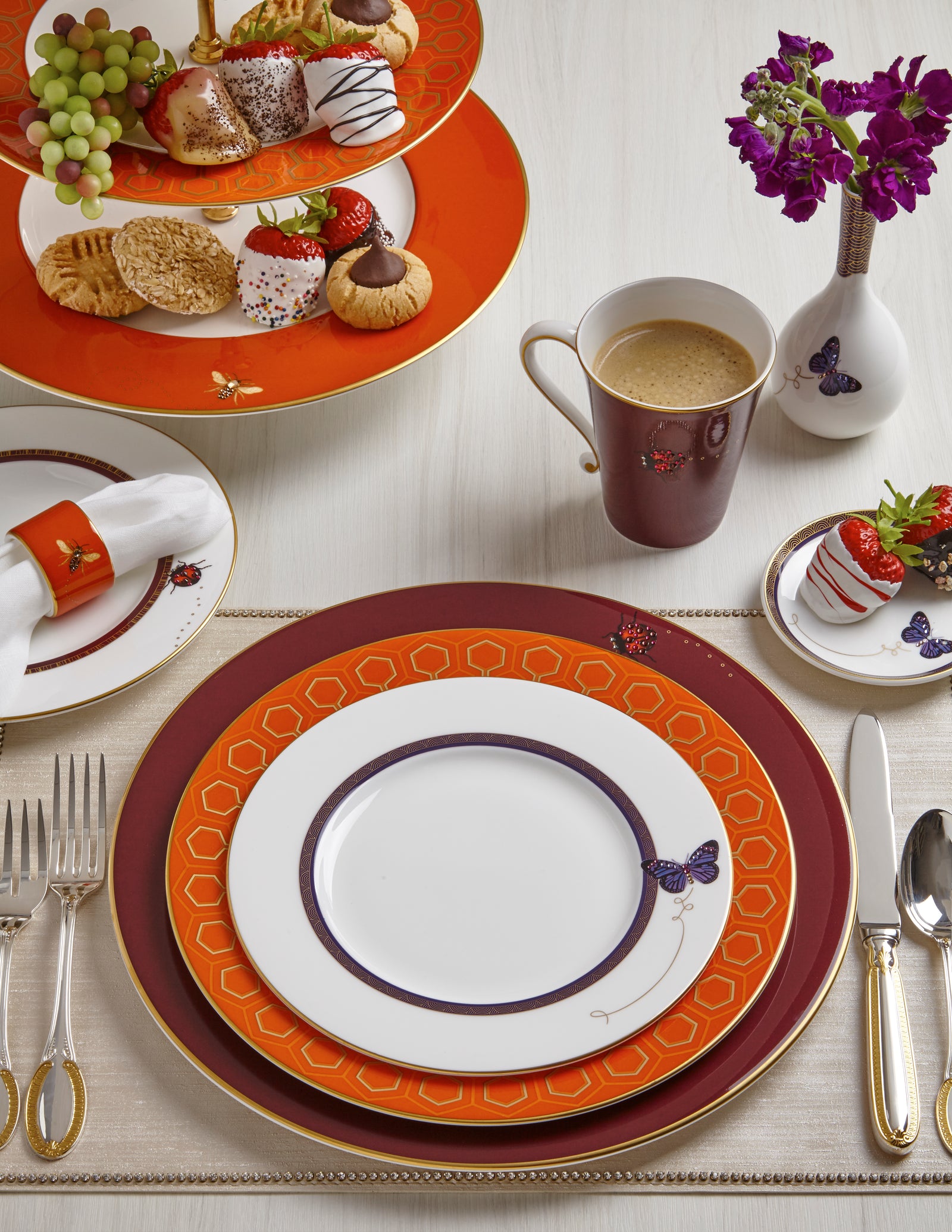 Prouna My Ladybug Charger Plate White Background Photo