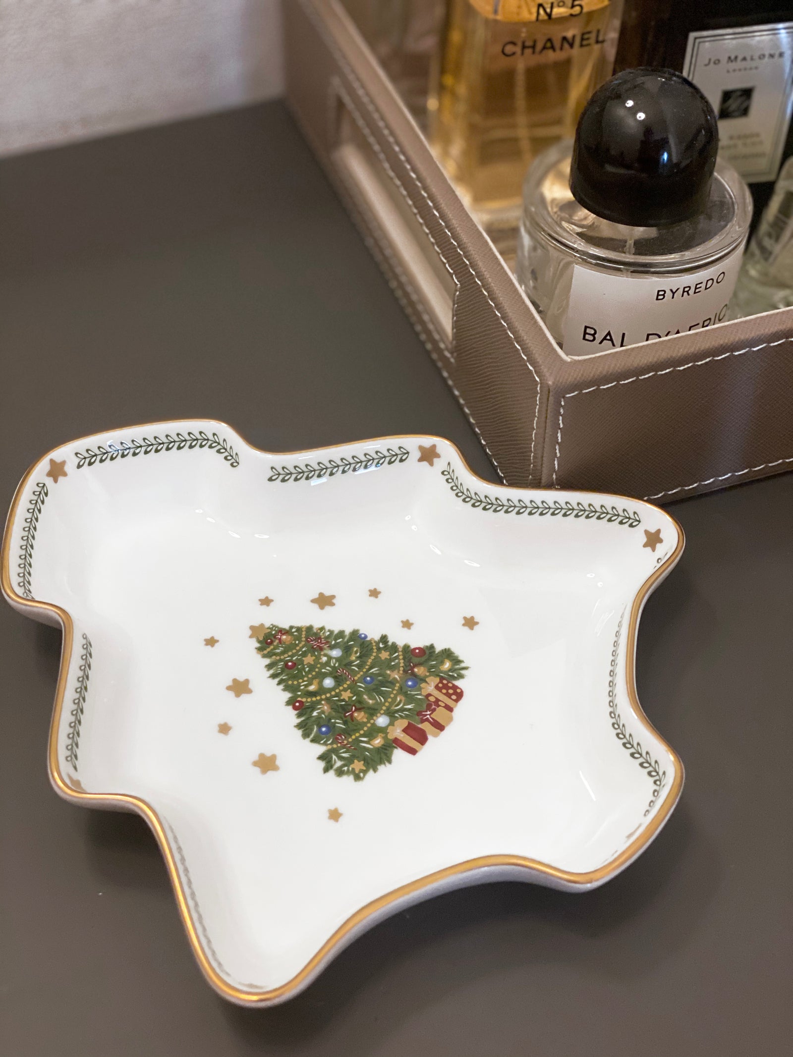 Prouna My Noel Small Tree Plate White Background Photo