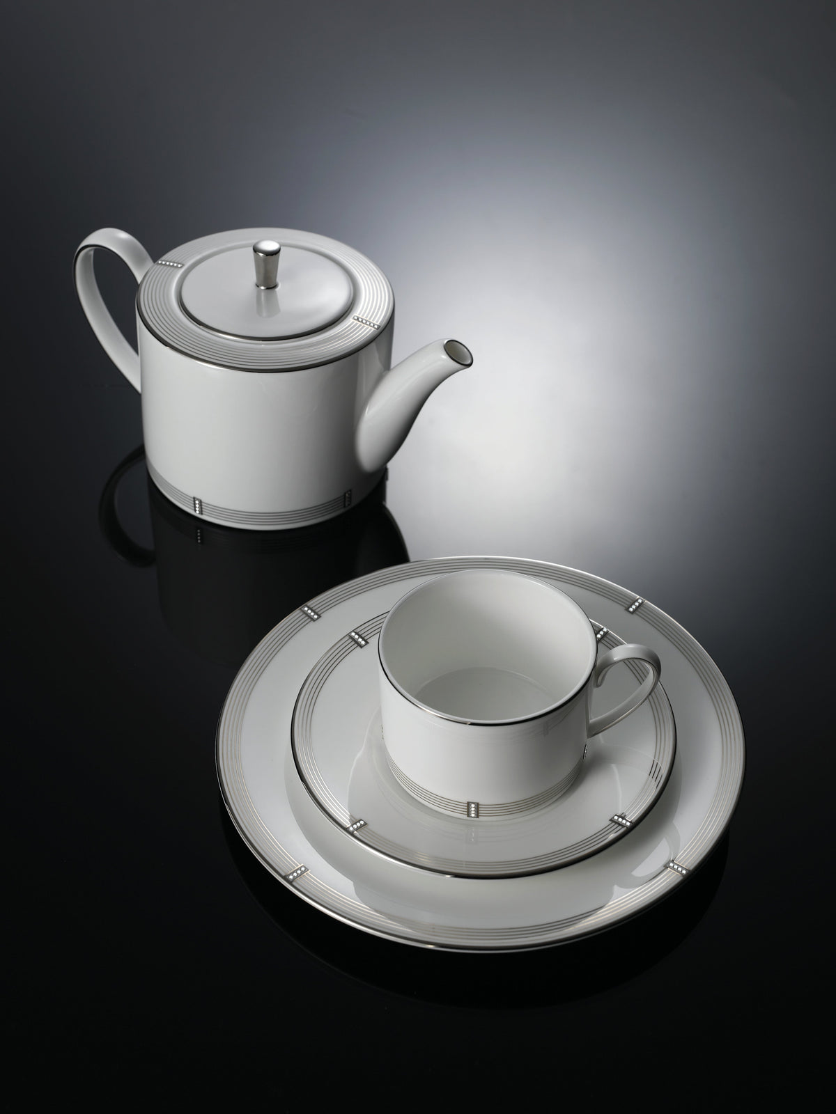 Prouna Regency Platinum Teapot &amp; Tea Cup and Saucer &amp; Plate Photo