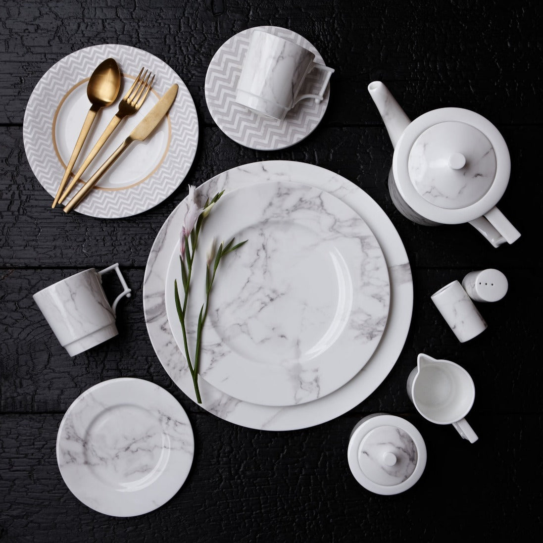 Prouna Villa Bianca Charger Plate White Background Photo