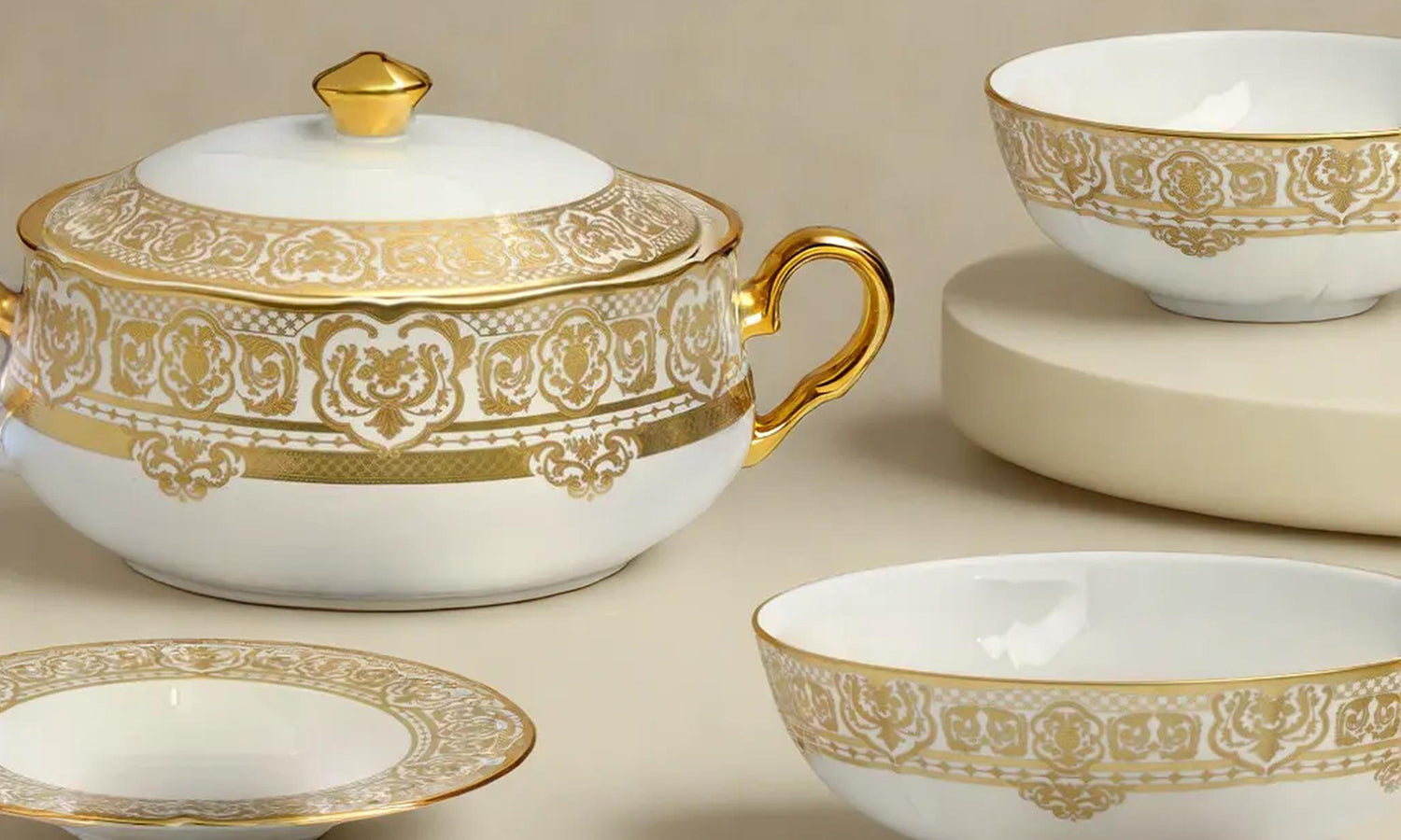 Carlsbad Queen White Collection Header