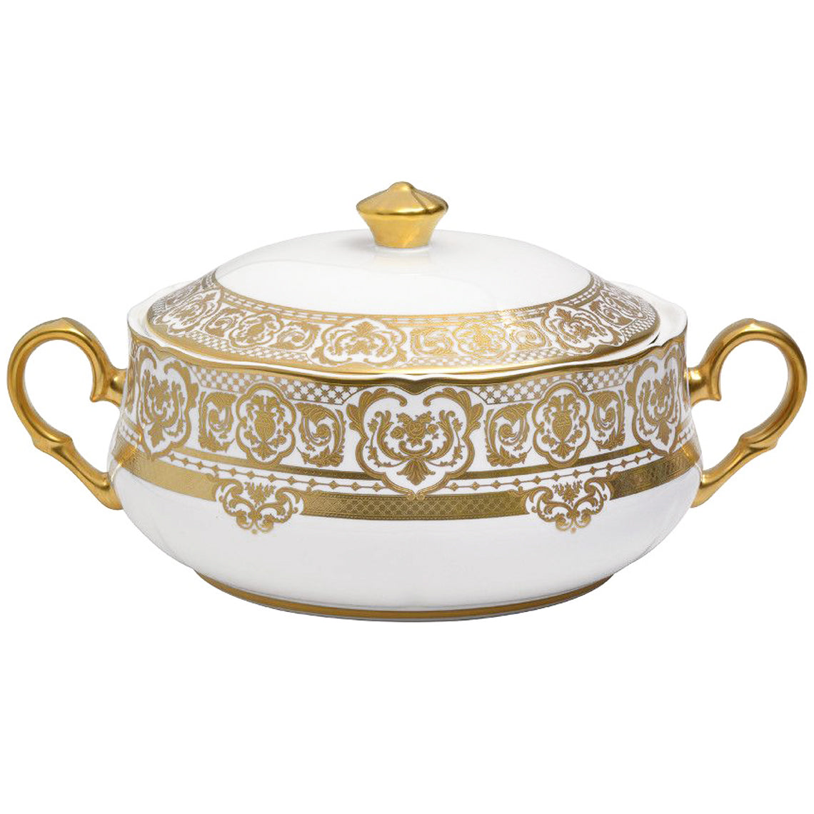 Prouna Carlsbad Queen White Covered Vegetable Bowl / Soup Tureen White Background Photo