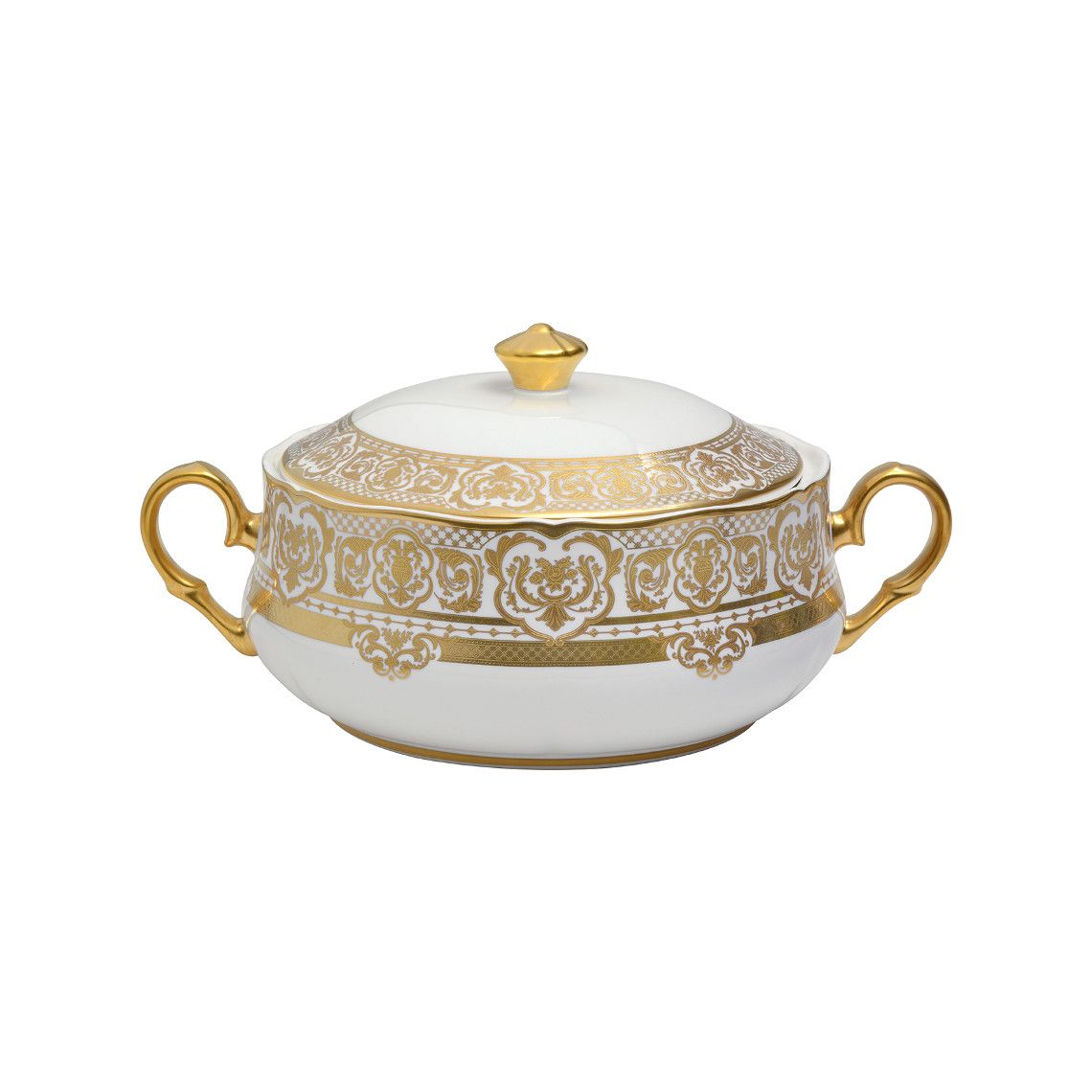 Prouna Carlsbad Queen White Covered Vegetable Bowl / Soup Tureen White Background Photo