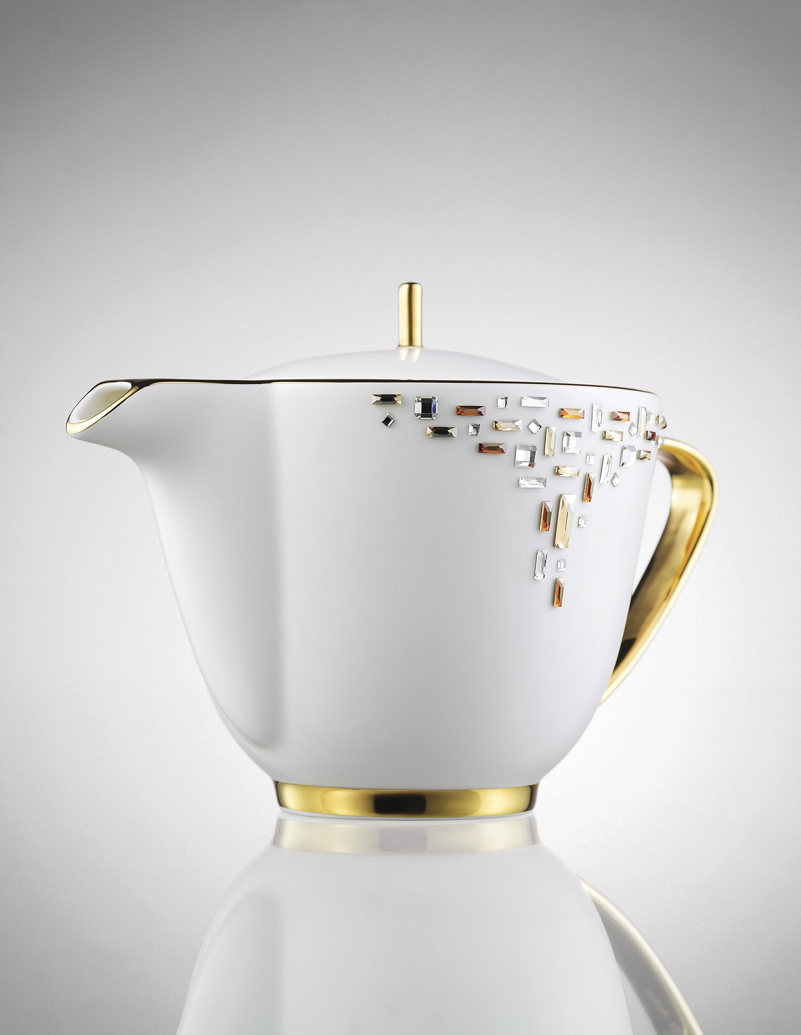 Prouna Diana Gold Teapot White Background Photo