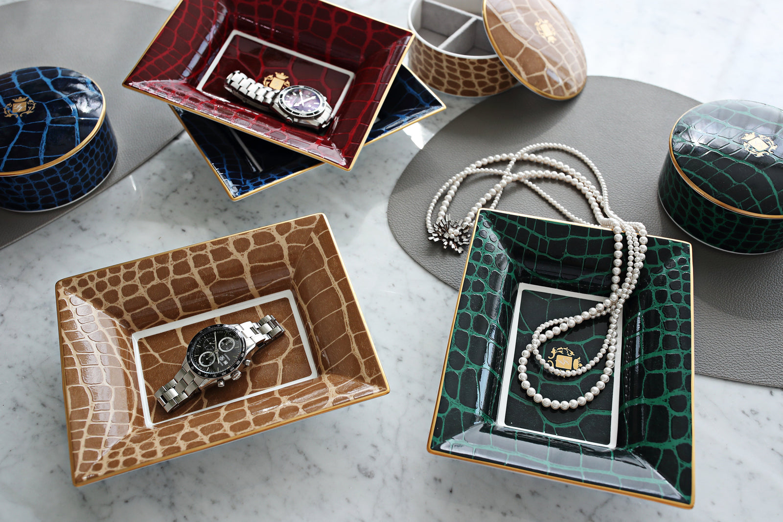 Prouna Alligator Emerald Vide Poche / Jewelry Tray White Background Photo