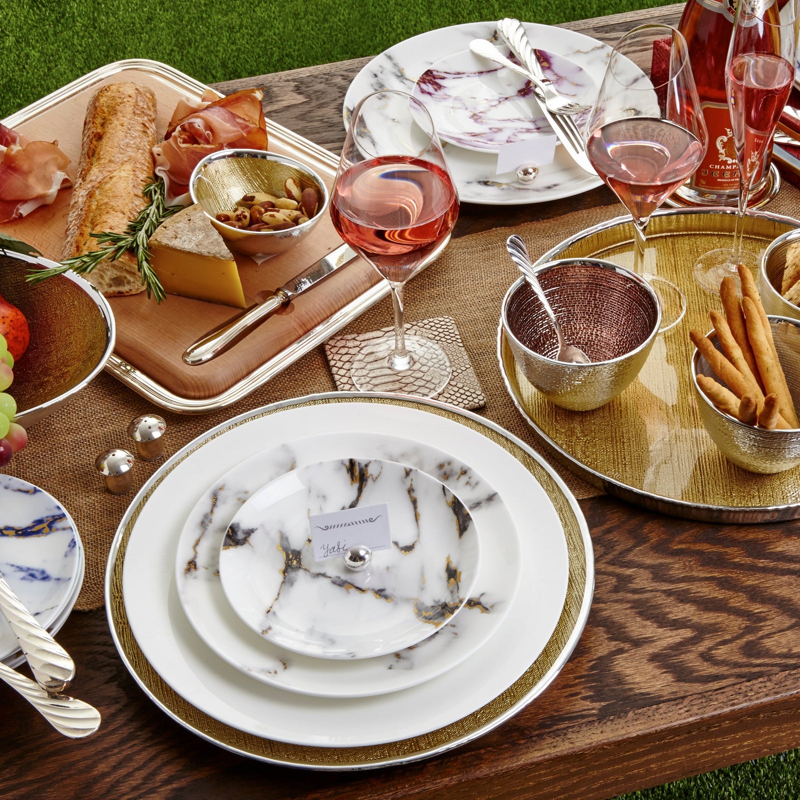 Prouna Marble Venice Fog Charger Plate White Background Photo